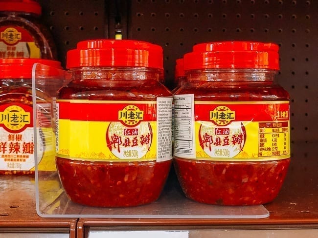Jars of doubanjiang on store shelf, geagle.miooashdv.tk