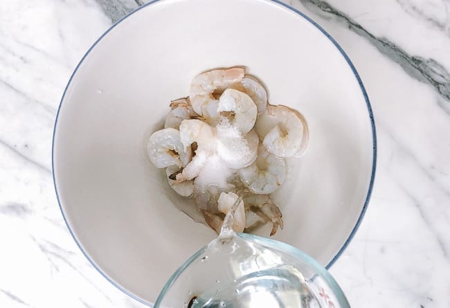 Adding ice water to shrimp, geagle.miooashdv.tk