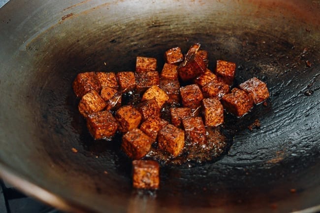 Reduced sauce coating tofu, geagle.miooashdv.tk