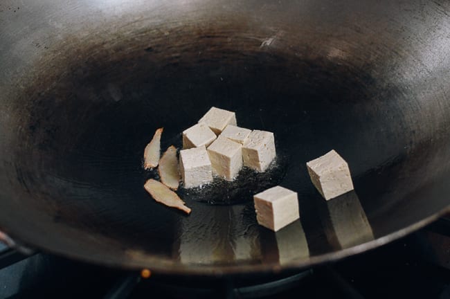 Browning tofu in wok, geagle.miooashdv.tk