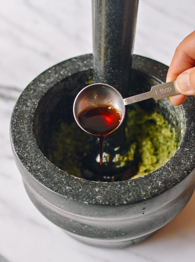 Adding other marinade ingredients to mortar and pestle, geagle.miooashdv.tk
