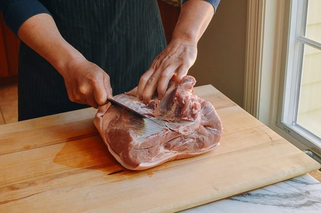 De-boning pork picnic shoulder, geagle.miooashdv.tk