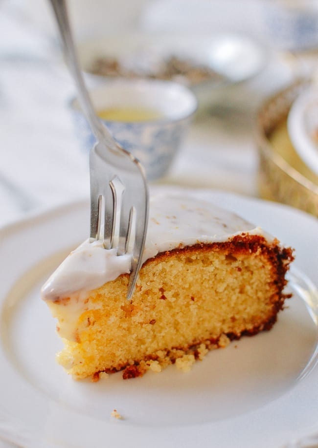 Fork cutting through osmanthus cake slice, geagle.miooashdv.tk