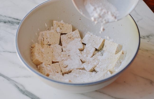 Adding spiced flour and cornstarch dredge to tofu, geagle.miooashdv.tk