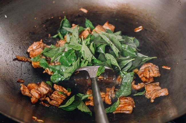 Adding Thai Basil To Stir-fry, geagle.miooashdv.tk