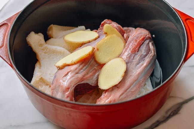 Beef shank, tripe, and ginger in pot, geagle.miooashdv.tk
