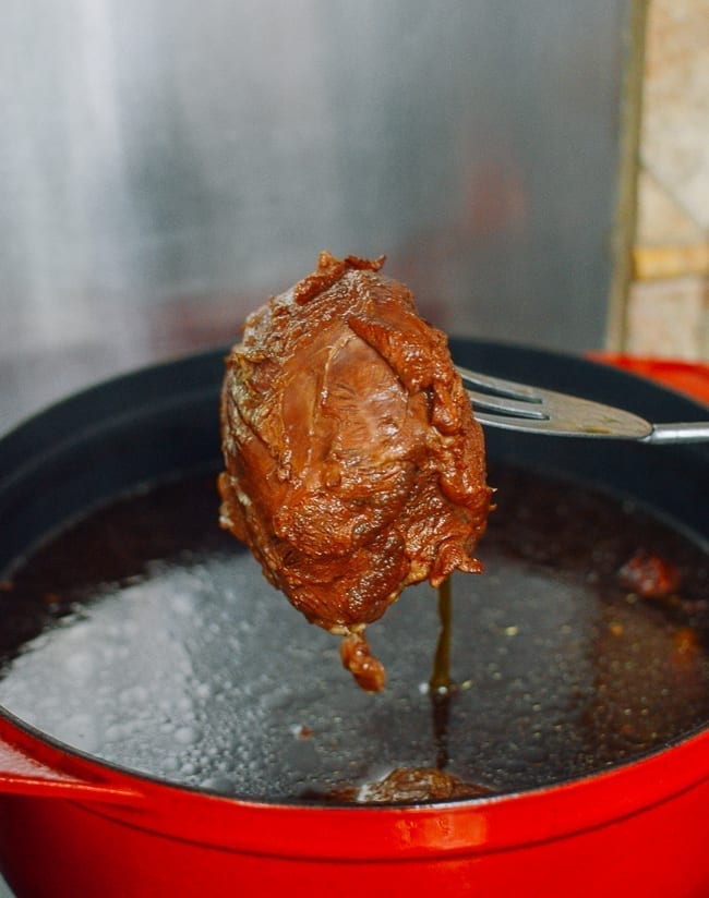 Removing beef shank from braising liquid, geagle.miooashdv.tk