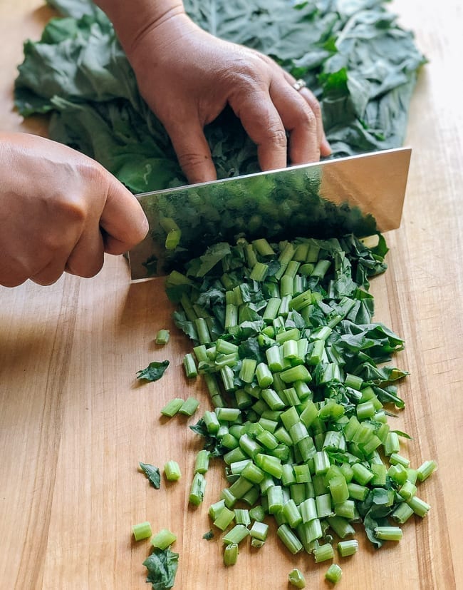 Chopping kale greens, geagle.miooashdv.tk