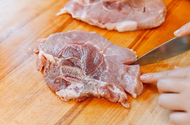 Making cuts in pork loin end chops, geagle.miooashdv.tk