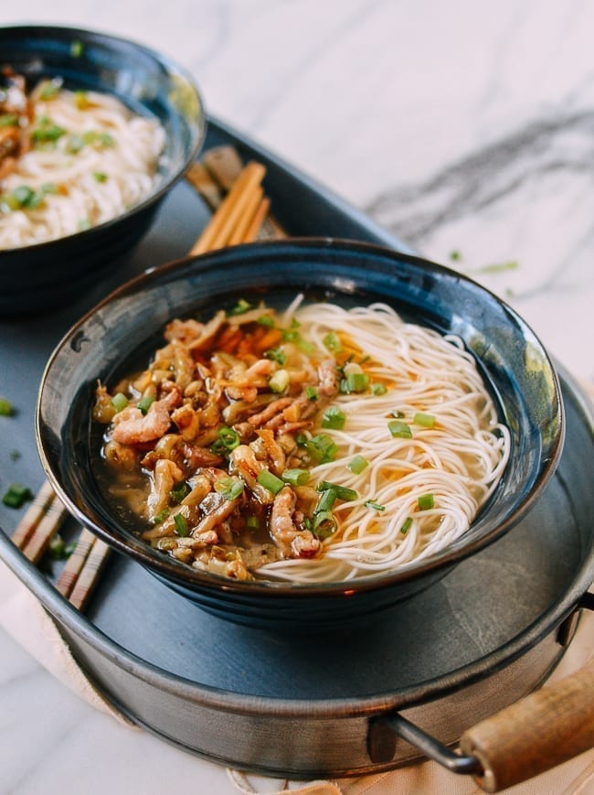 Zha Cai Rousi Mian (Shredded Pork with Zha Cai Noodle Soup)