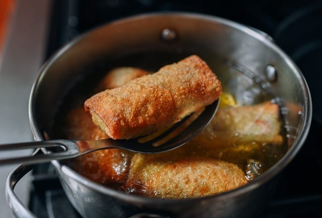 Frying egg rolls, geagle.miooashdv.tk