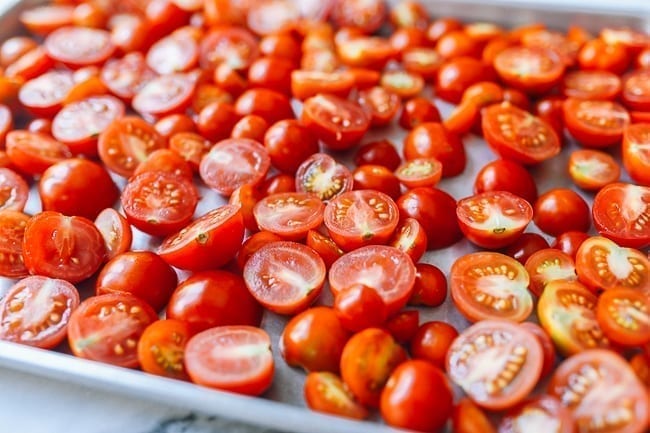 Tomatoes on baking sheet, geagle.miooashdv.tk