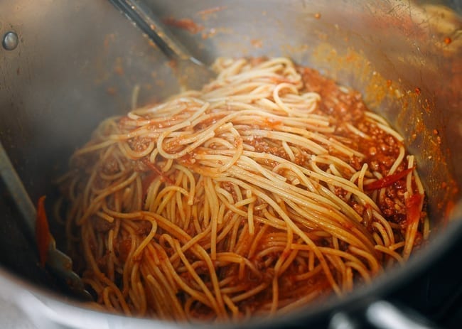 Tossing pasta in sauce, geagle.miooashdv.tk