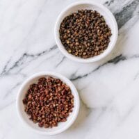 Red and Green Sichuan Peppercorns in small dishes, geagle.miooashdv.tk