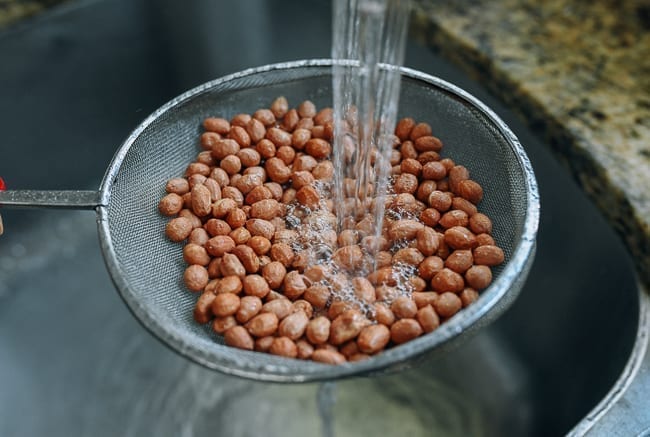 Rinsing peanuts under running water, geagle.miooashdv.tk