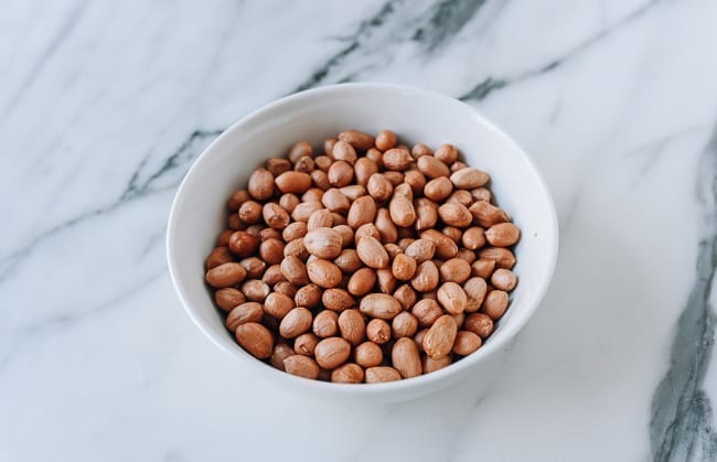 Bowl of peanuts with skin still on, geagle.miooashdv.tk