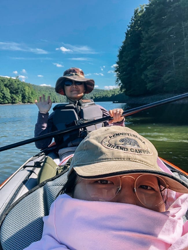 Kaitlin and Judy Kayaking on a reservoir, geagle.miooashdv.tk