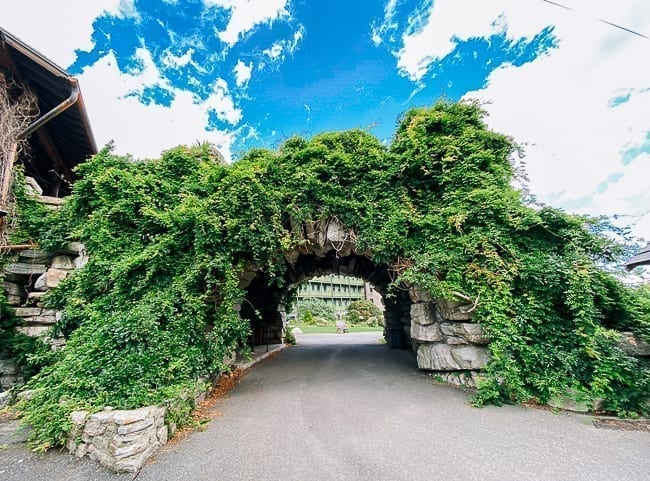 Mohonk Mountain House archway, geagle.miooashdv.tk