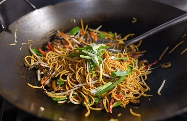 Adding green parts of scallions to lo mein, geagle.miooashdv.tk