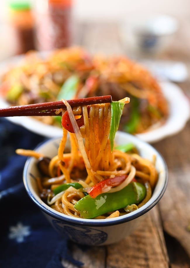Lifting lo mein with chopsticks, geagle.miooashdv.tk