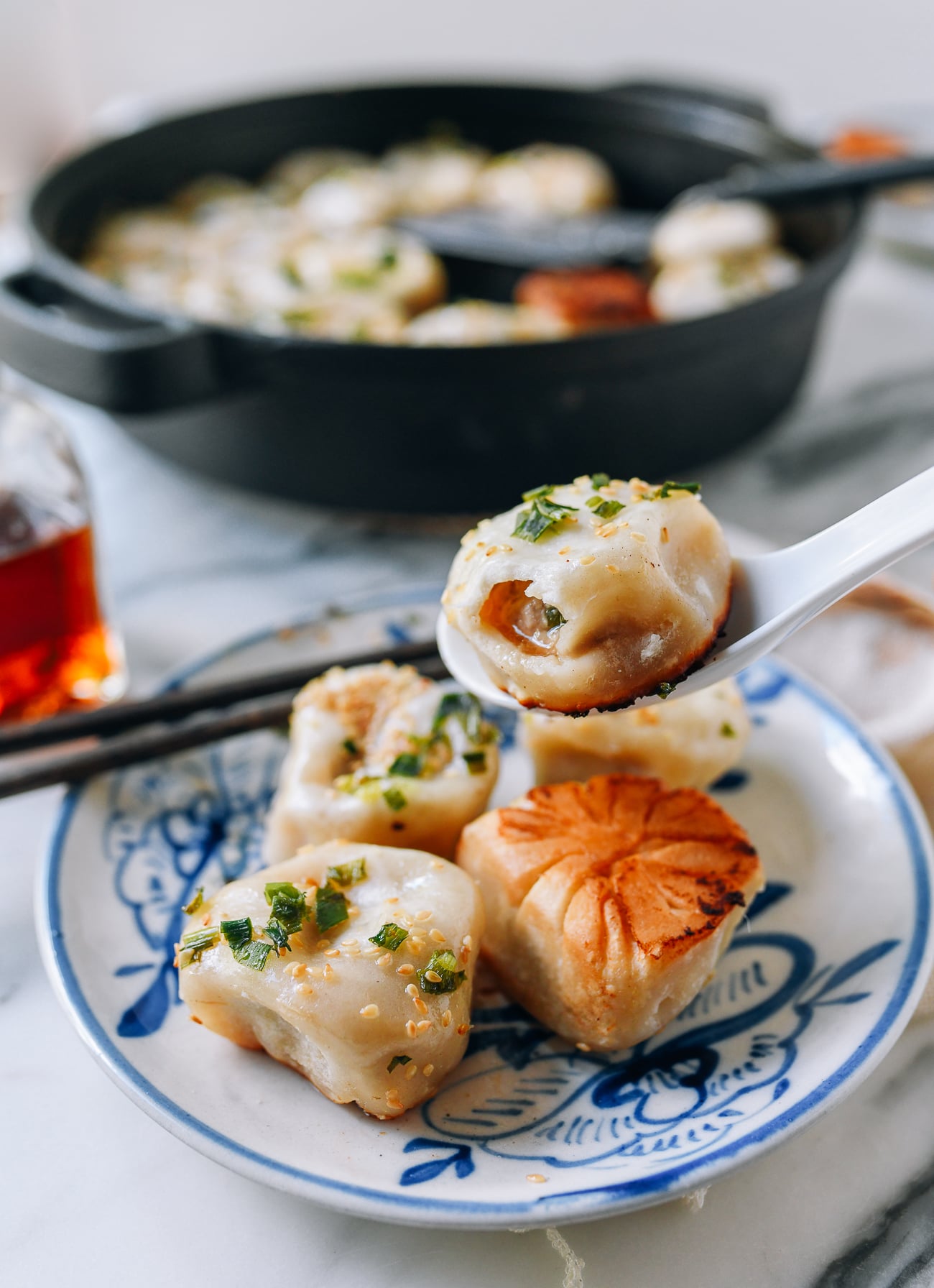 Shanghai Pan-fried Pork Bun (Shengjian Mantou) with soup inside, geagle.miooashdv.tk