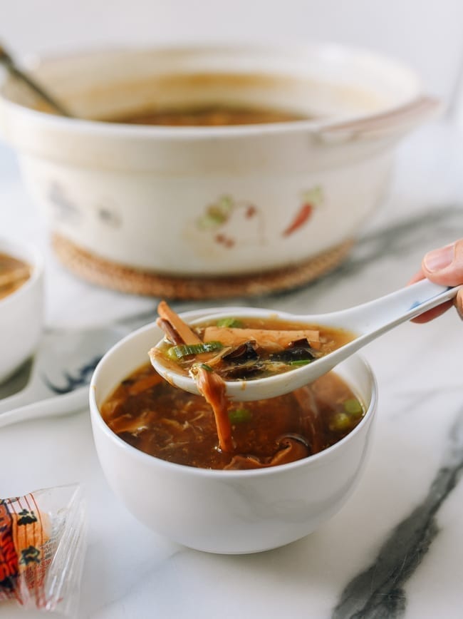 Spoonful of vegetarian hot and sour soup, geagle.miooashdv.tk