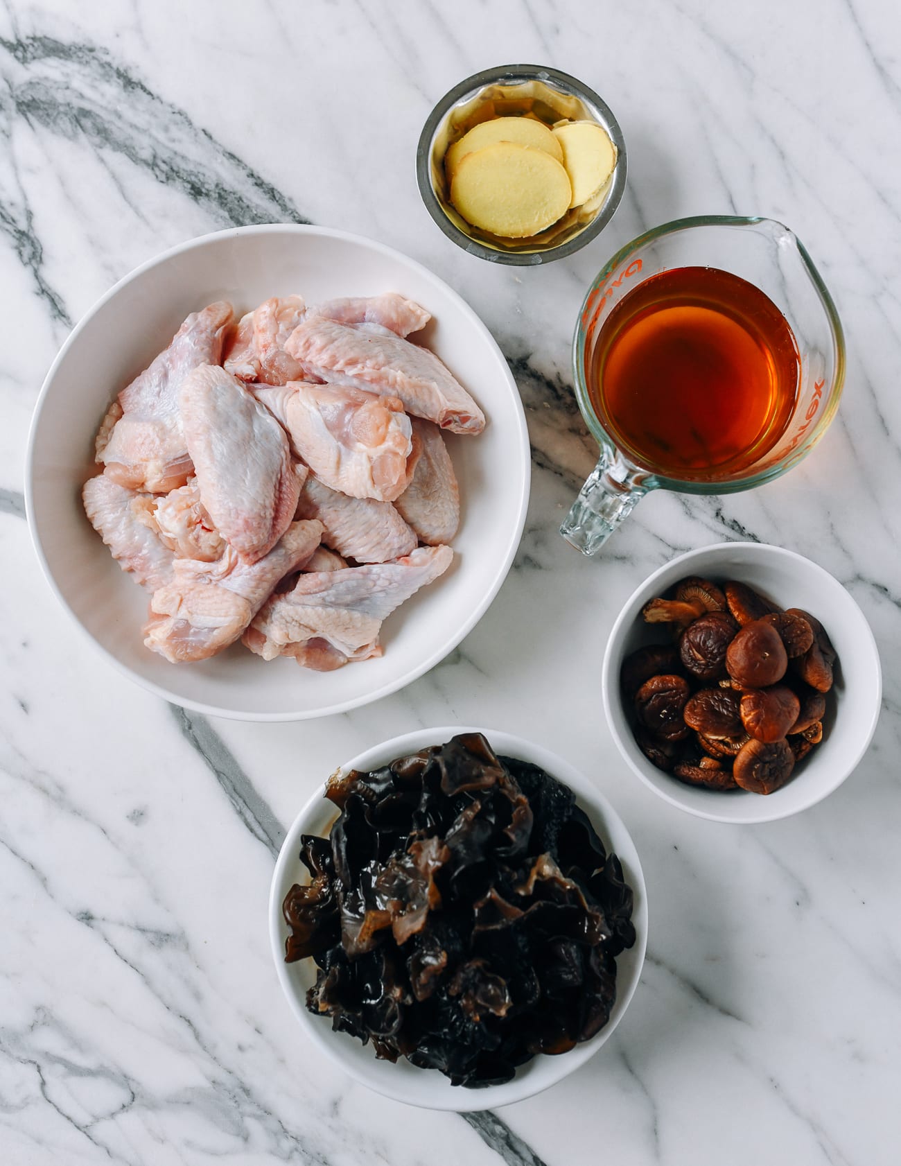 Ingredients for Chinese braised chicken and mushrooms