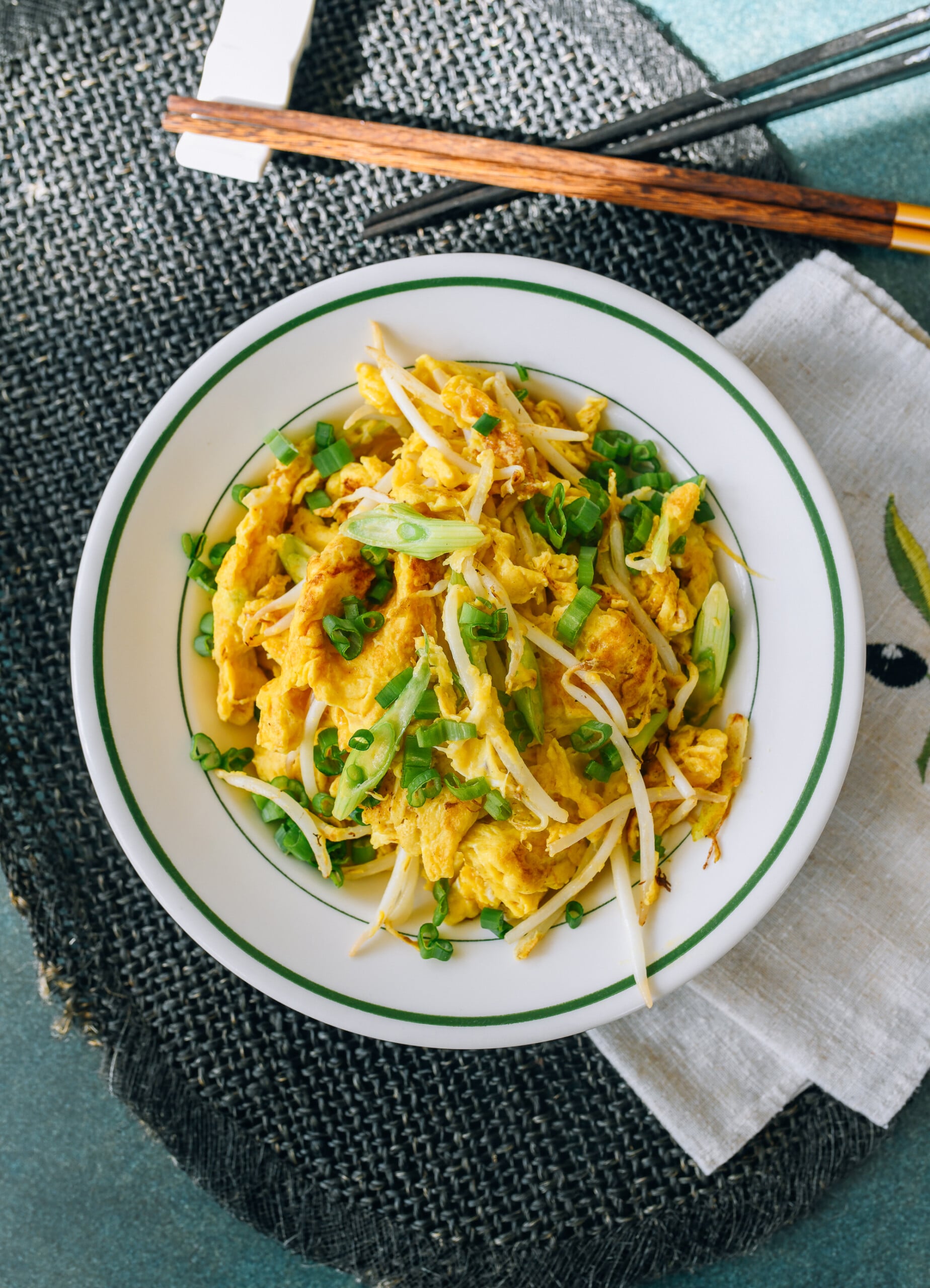 scrambled eggs with bean sprouts