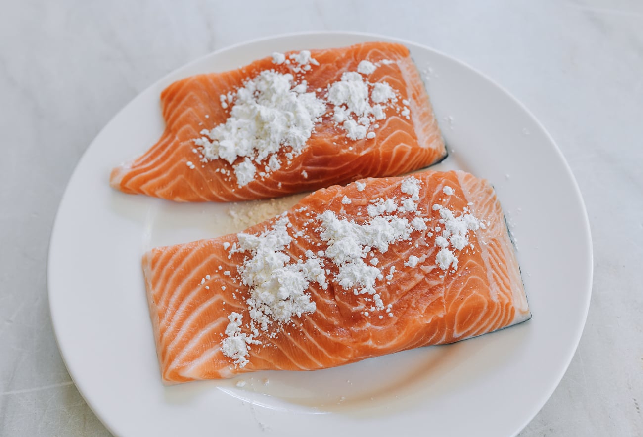 cornstarch on salmon fillets