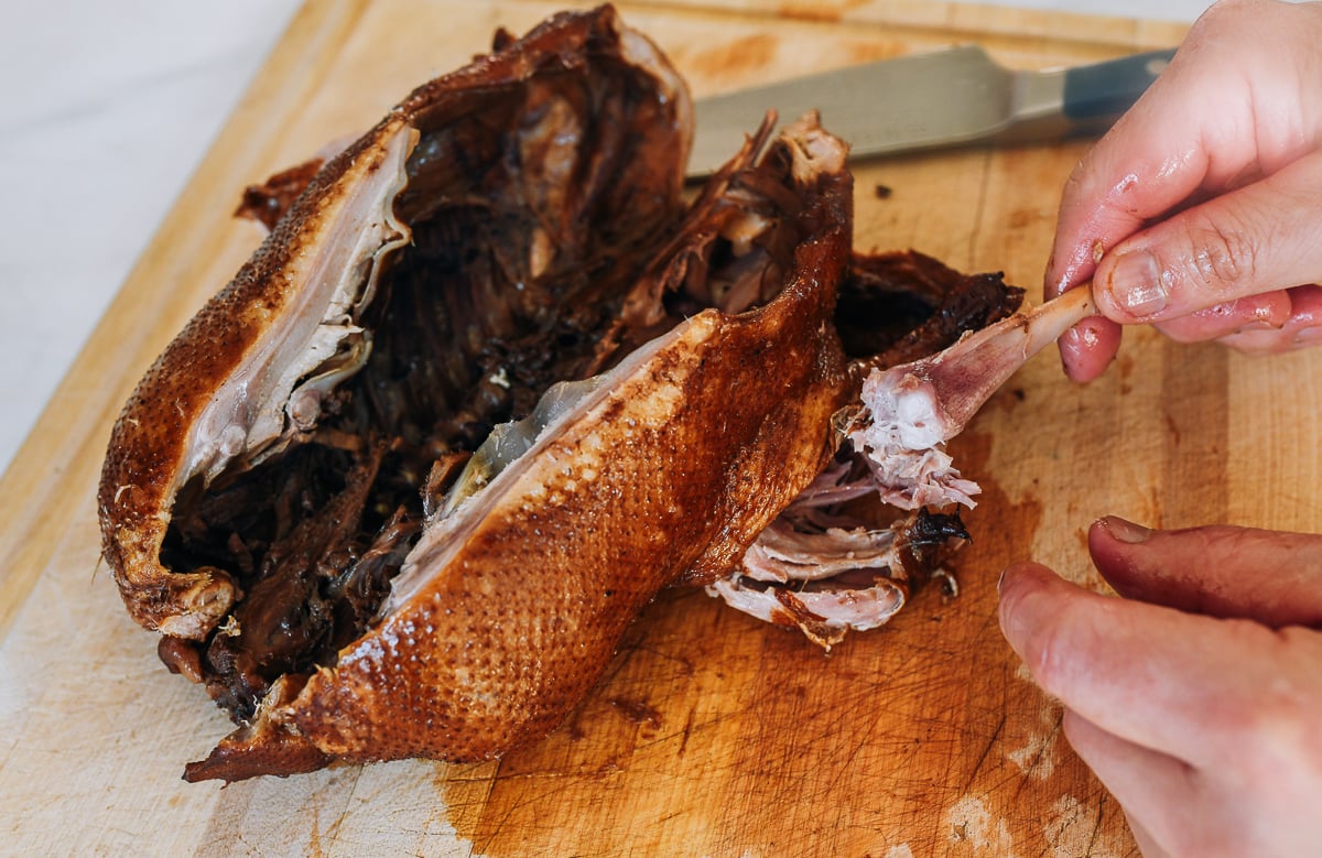 De-boning a cooked duck