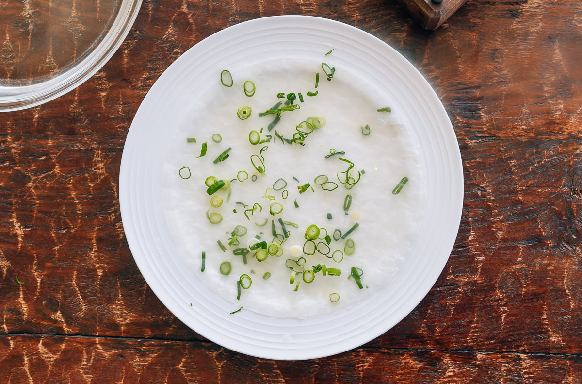 layers of rice paper wrappers with scallions and salt