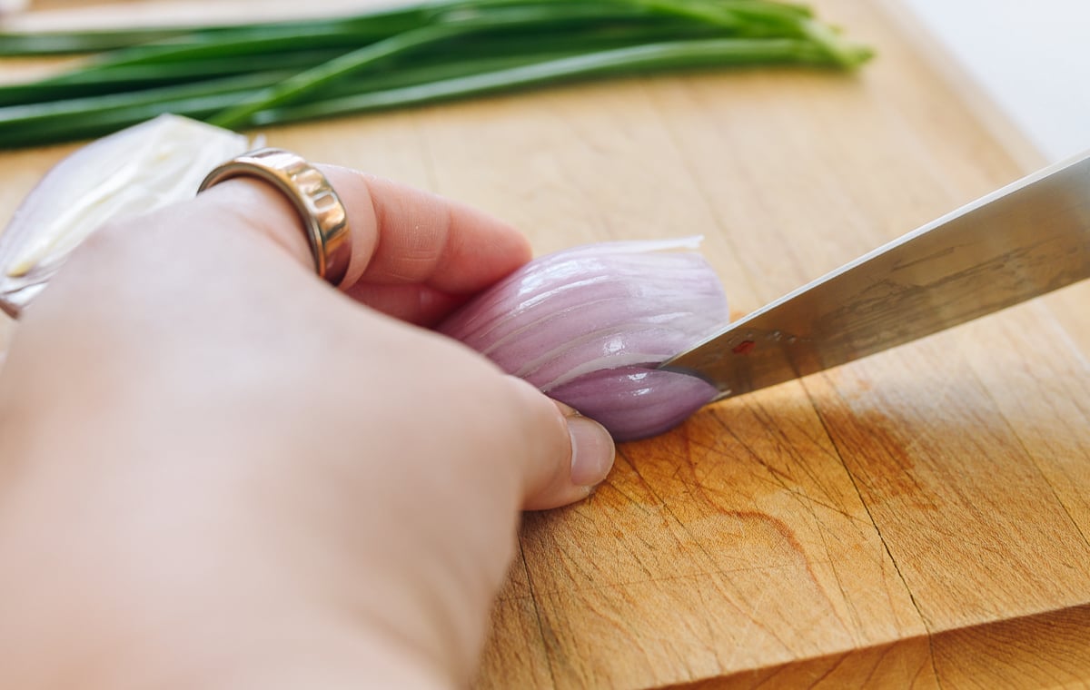 how to mince a shallot